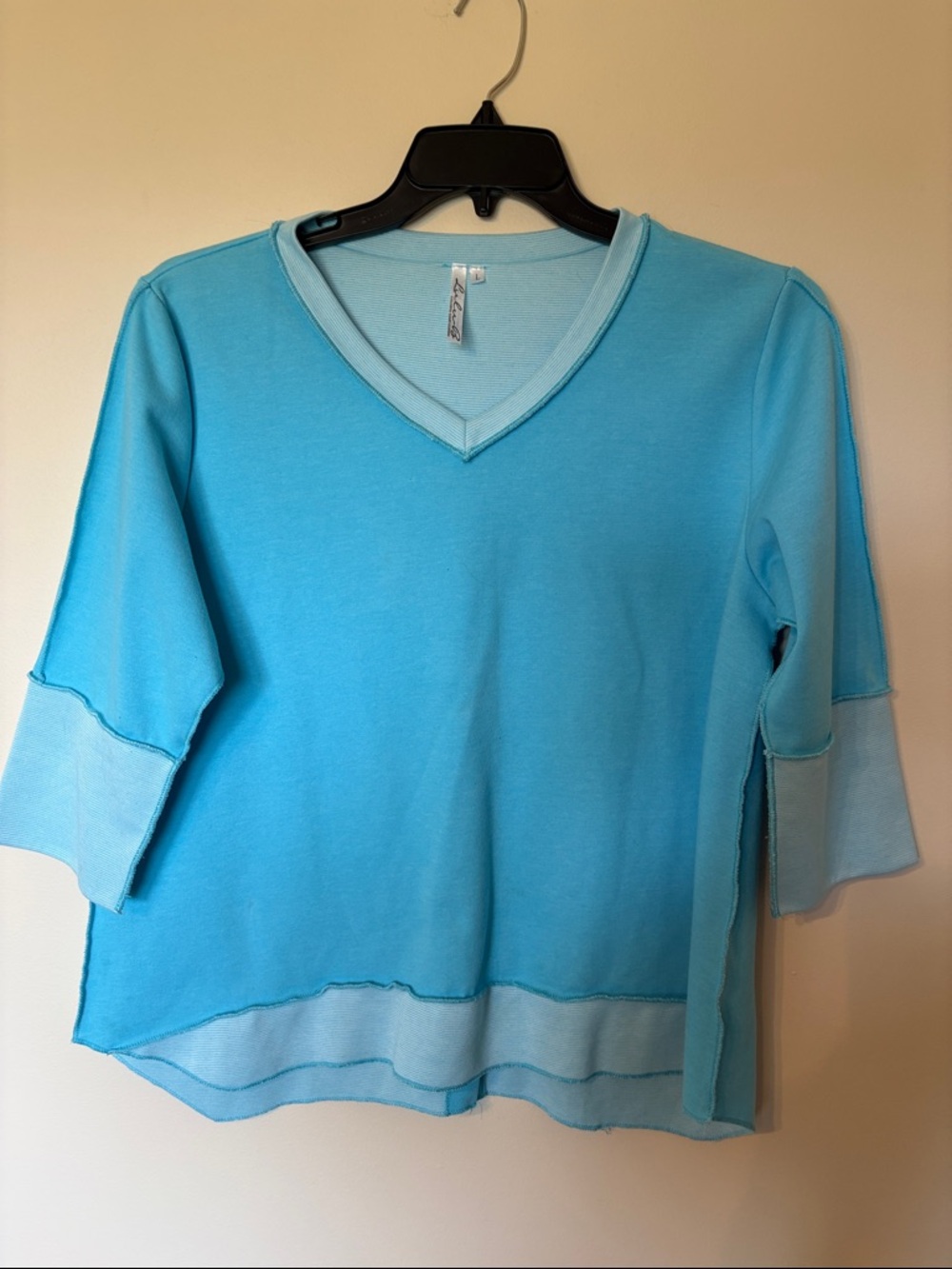 Lulu-B Two-Tone Light Blue V-Neck Layered Sleeve Top